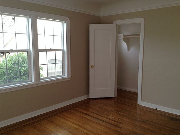 5th image of 1418 Sacramento St