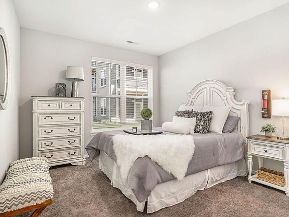 4th image of 350 Duneland Dr #204