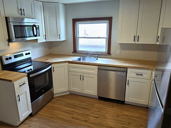 2nd image of 716 Walnut St #2