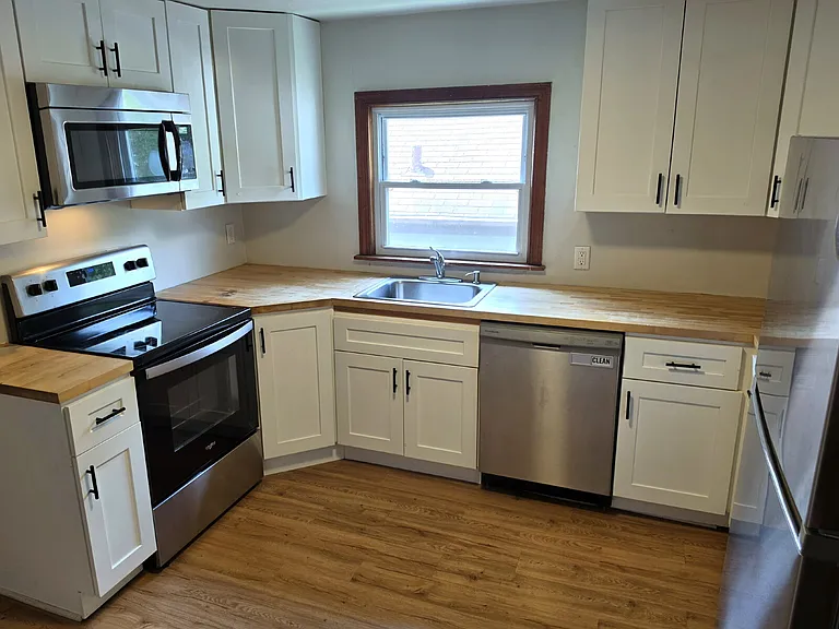716 Walnut St #2 — Photo 2