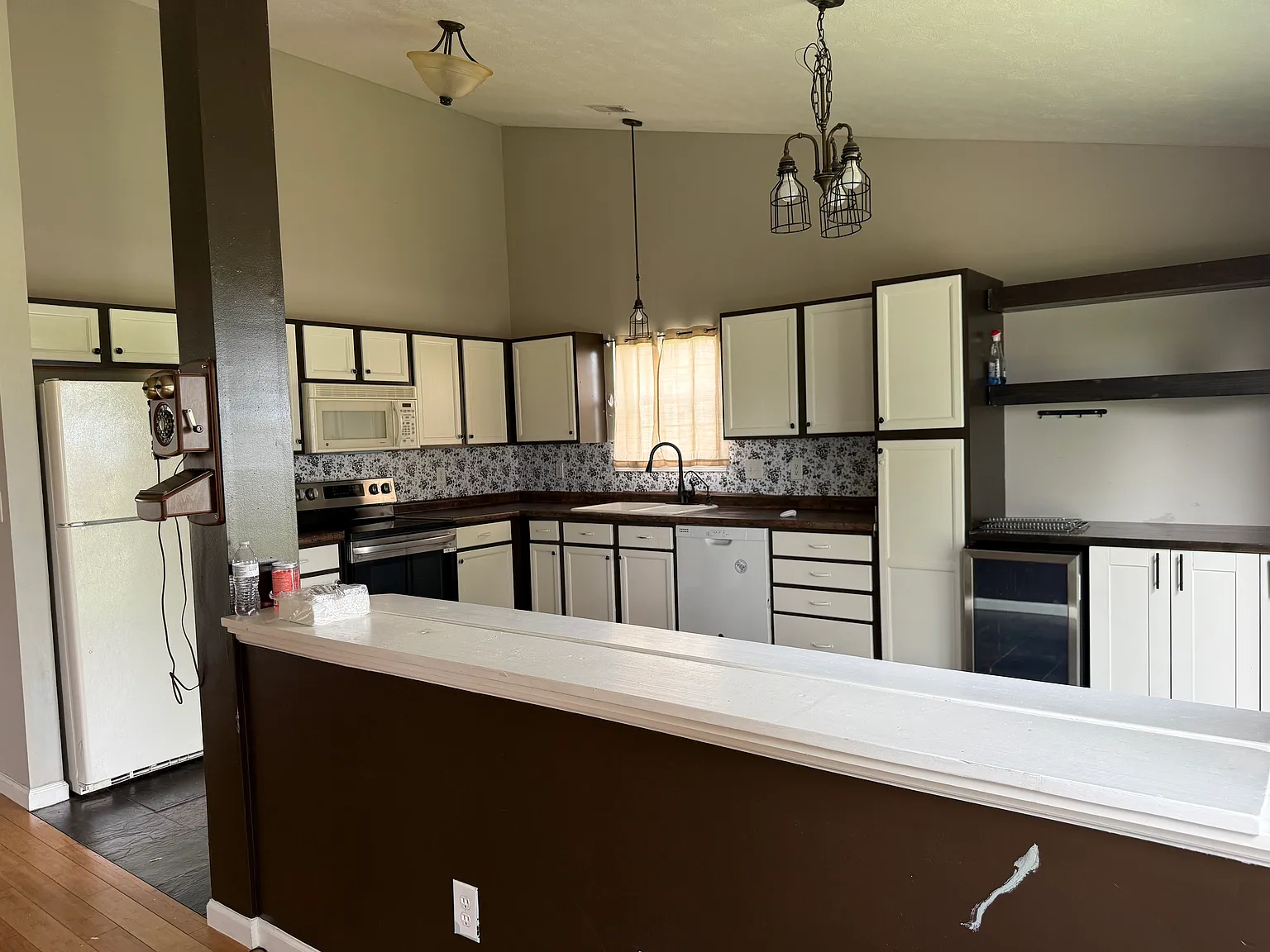 3 bed, 1408 sqft, $1,750 — Photo 3