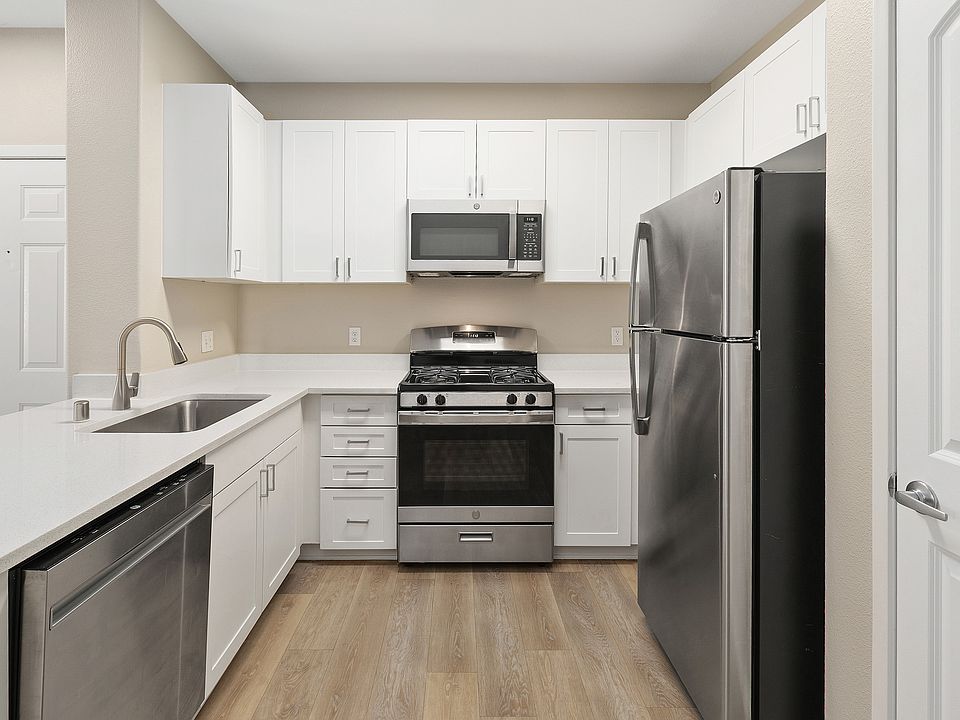 Cook with confidence in a beautifully upgraded kitchen