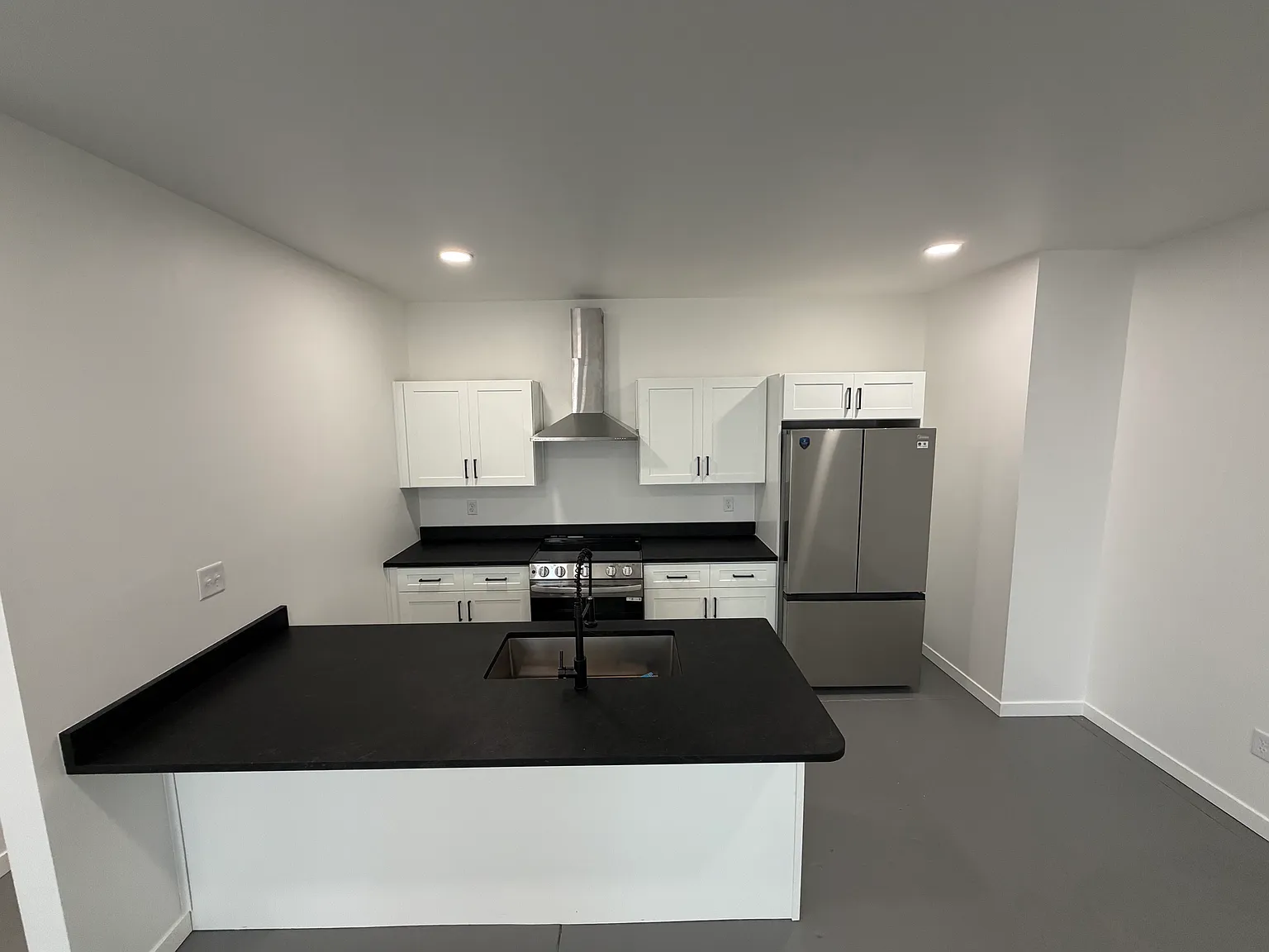 1 bed, 750 sqft, $1,600 — Photo 4