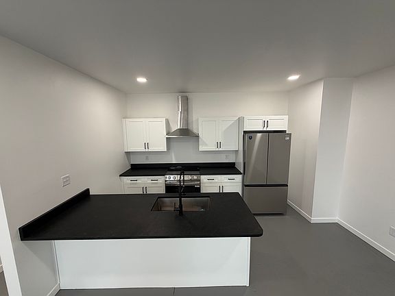 4th image of 503 N Broad St #C