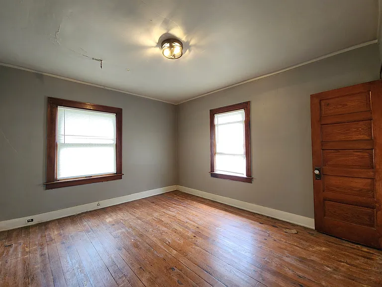 805 N Linn St — Photo 11