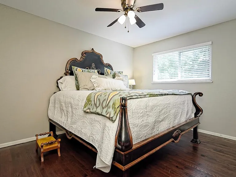 1206 N Vista Pl — Photo 6