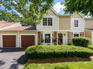 1924 Ozark Pkwy, Algonquin, IL 60102