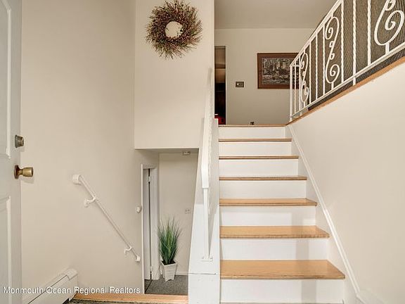5th image of 2031 Riviera Pkwy