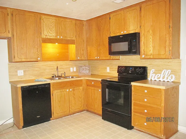 211 W 14th Ave — Photo 3