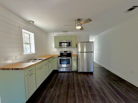 5th image of 199 E Bayou Forest Dr #1