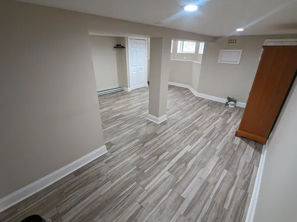 262 Woodlawn Avenue image 6 of 10