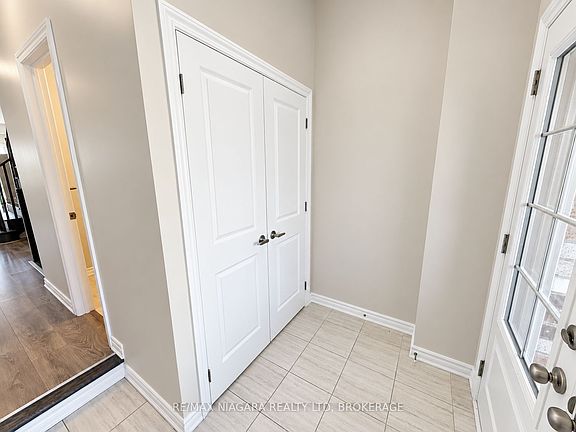 2nd image of 109 Sapphire Way