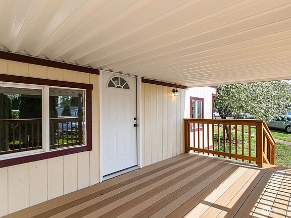 4th image of 2392 Douglas Road #19