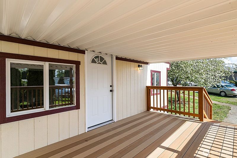 4th image of 2392 Douglas Road #19