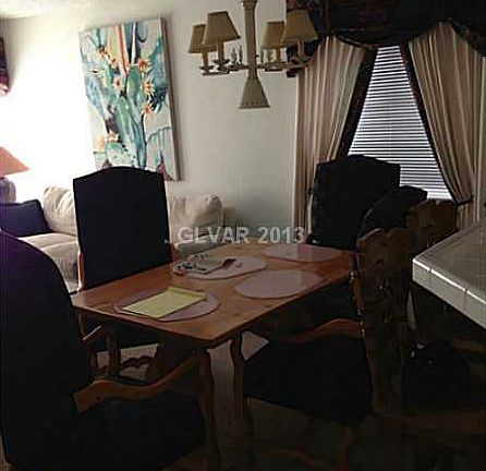 4th image of 809 Yacht Harbor Dr
