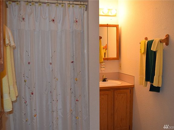 3rd image of 605 W Sunrise Ct