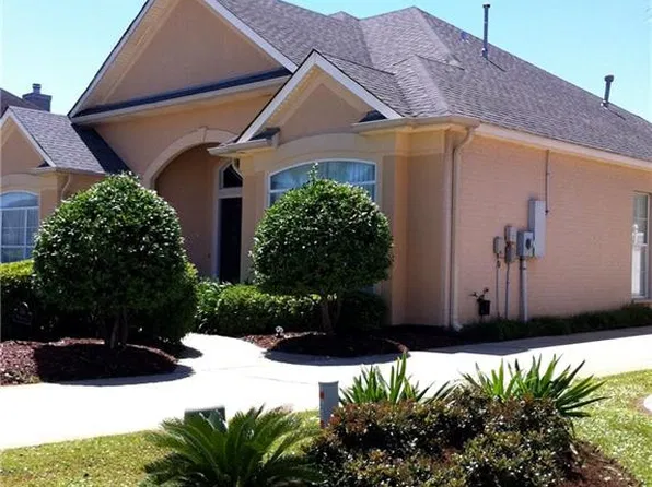 1746 Wedgwood Dr, Harvey, LA 70058