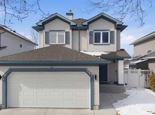 1067 E Coventry Dr NE, Calgary, AB T3K 4R8