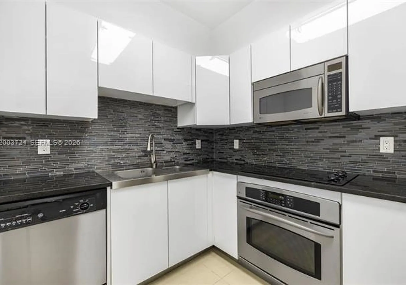 6365 Collins Ave cu-805, Miami Beach, FL 33141 — Photo 1