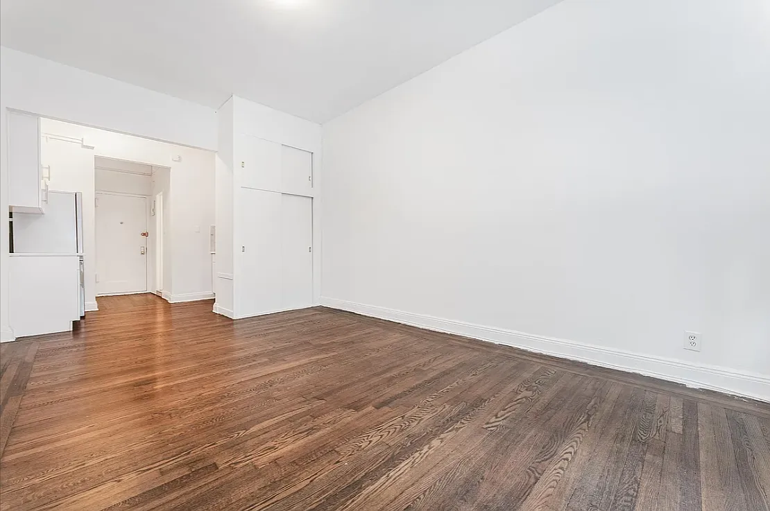 222 East 56th Street — Photo 2