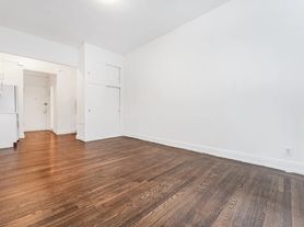 222 E 56th St