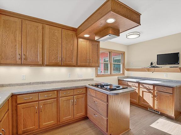 4th image of 3501 Harper Rd
