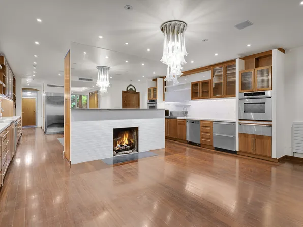 247 Central Park West image 9 of 29