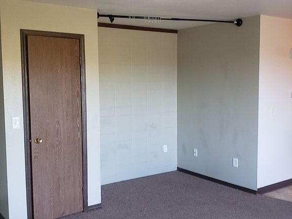4th image of 517 Wicks Ln Unit 9