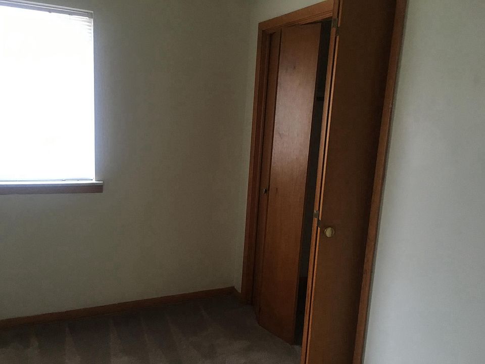 2nd image of 1122 Claflin Rd APT 208
