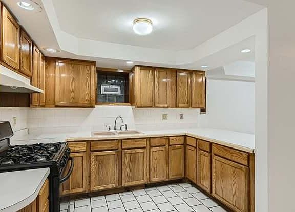 2nd image of 1639 S Blue Island Ave #1