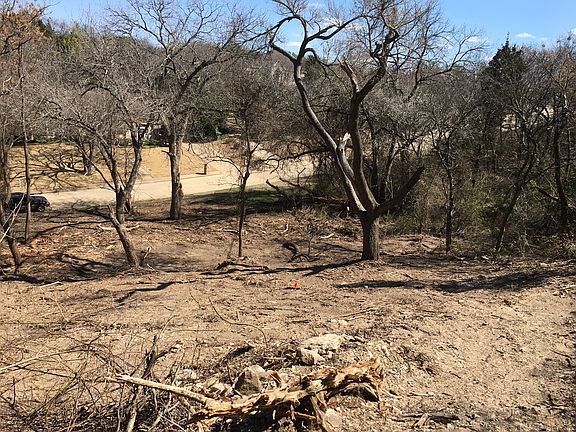 4th image of 23 Sherwood Ct