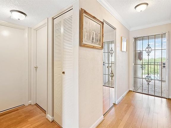 3rd image of 5860 NW 44th St APT 502