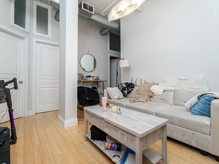 37 Temple Pl — Photo 30