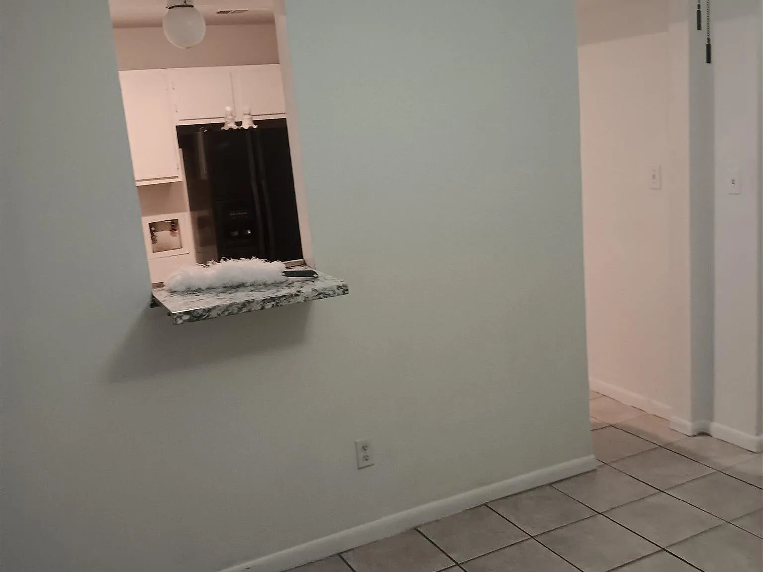 2 bed, 1.0 bath, 4144 sqft, $1,100 — Photo 2
