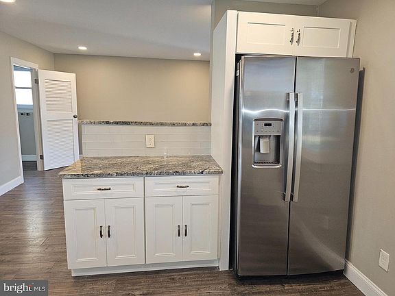 3rd image of 27 Sandal Ln