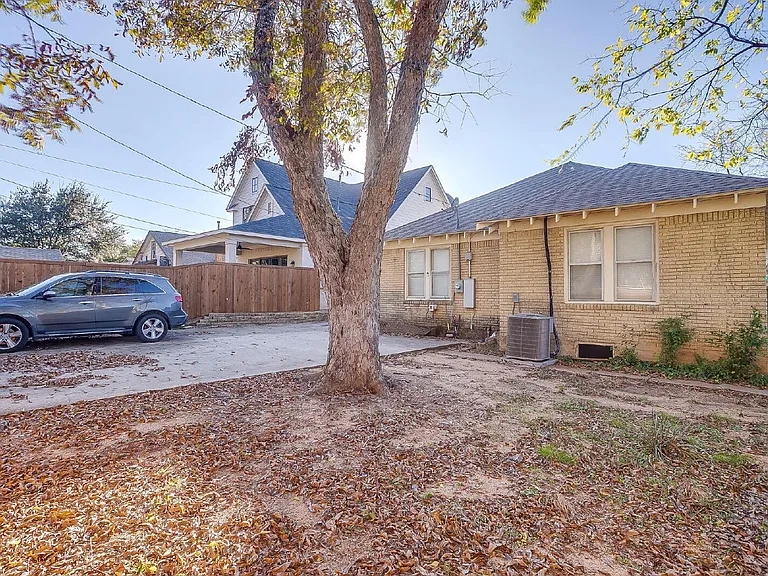 3103 Odessa Ave — Photo 4
