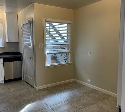 4th image of 1110 Laguna Ave #3