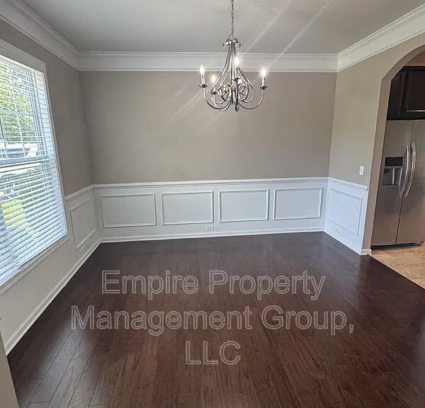 108 Ashewicke Dr — Photo 3