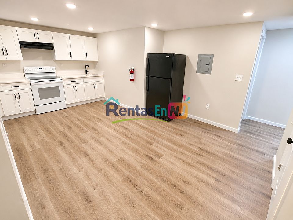 1st image of 79-83 Tillinghast St #3