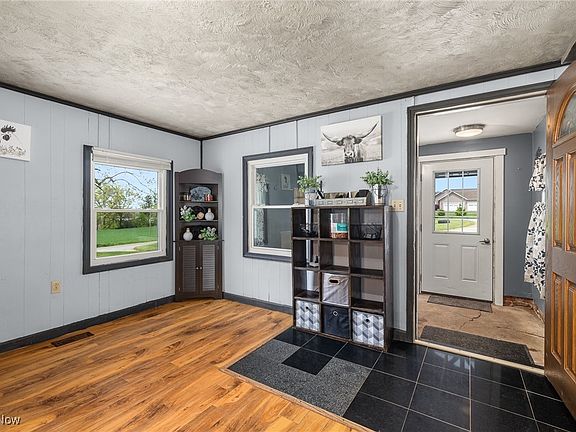 4th image of 1439 Township Road 593