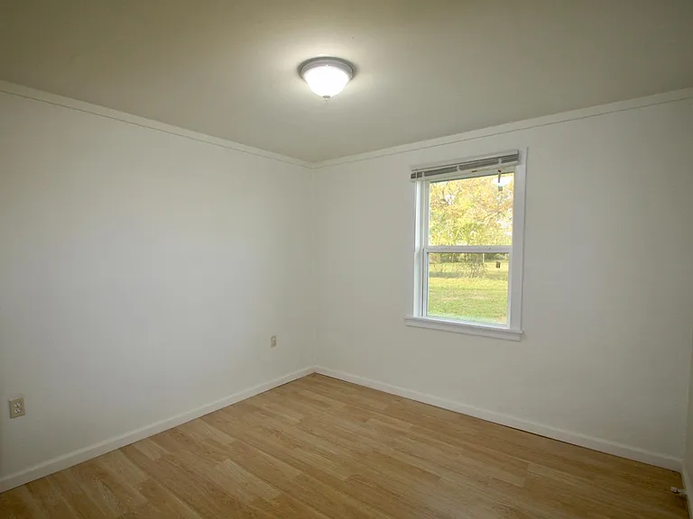 1130 Brown Ave — Photo 4