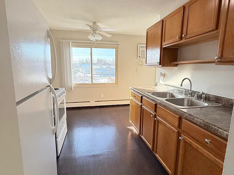 Parkview Apartments — Photo 48