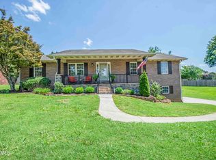 1422 Cedar Park Dr, Maryville, TN 37803