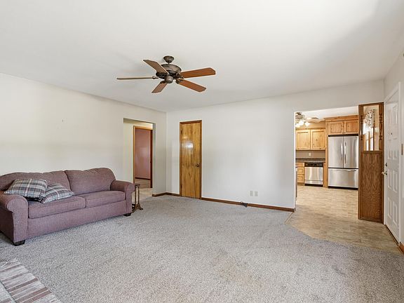 4th image of 613 E Ash Pl