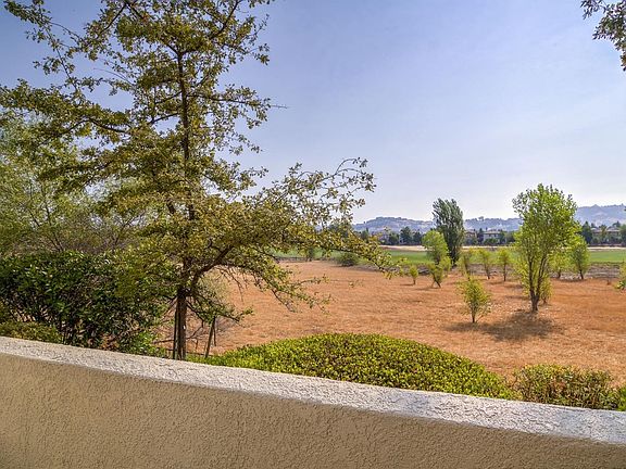 3rd image of 4102 Esplanade Cir