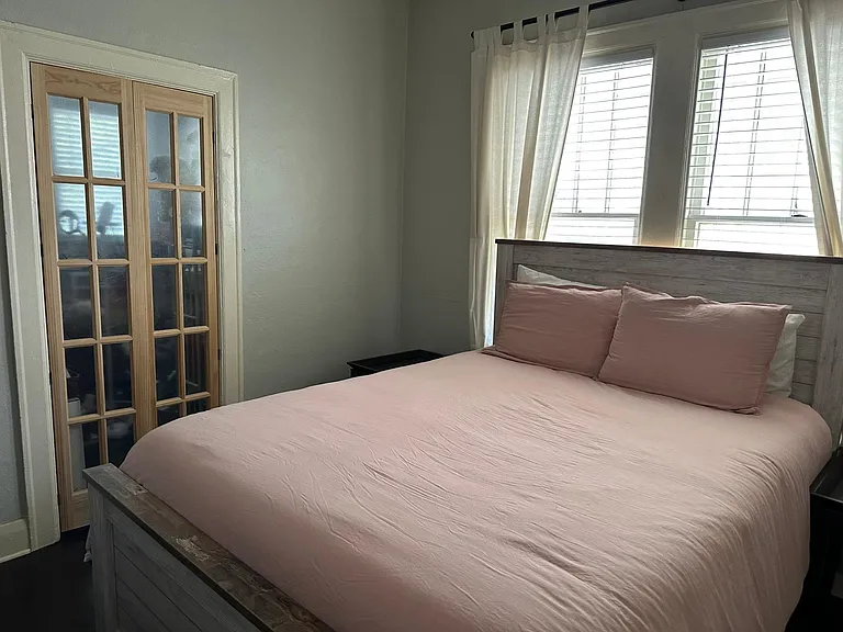 702 W Warren Ave — Photo 9