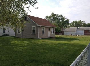 425 40th St, East Moline, IL 61244