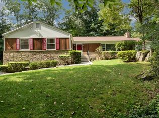 118 Surrey Rd, Stamford, CT 06903