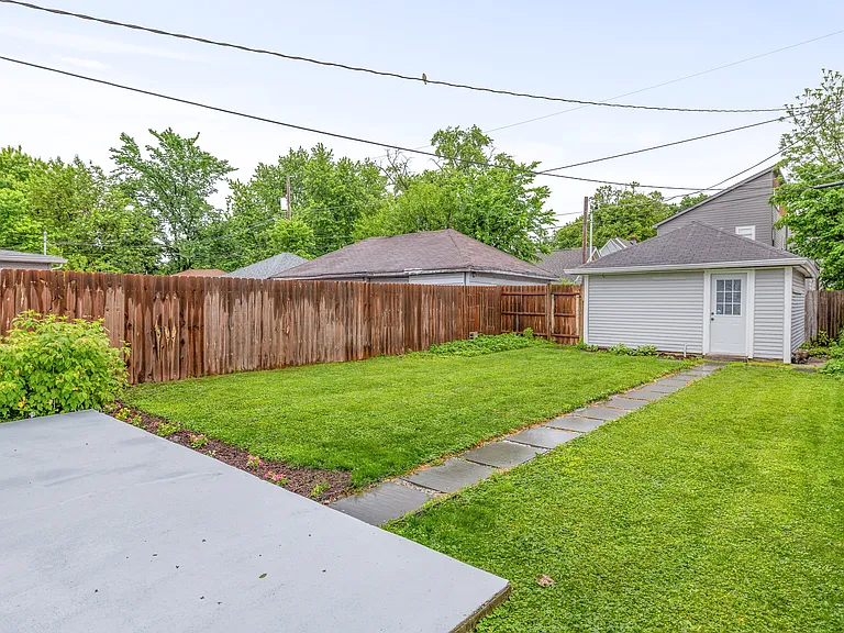 831 Dawson St — Photo 20