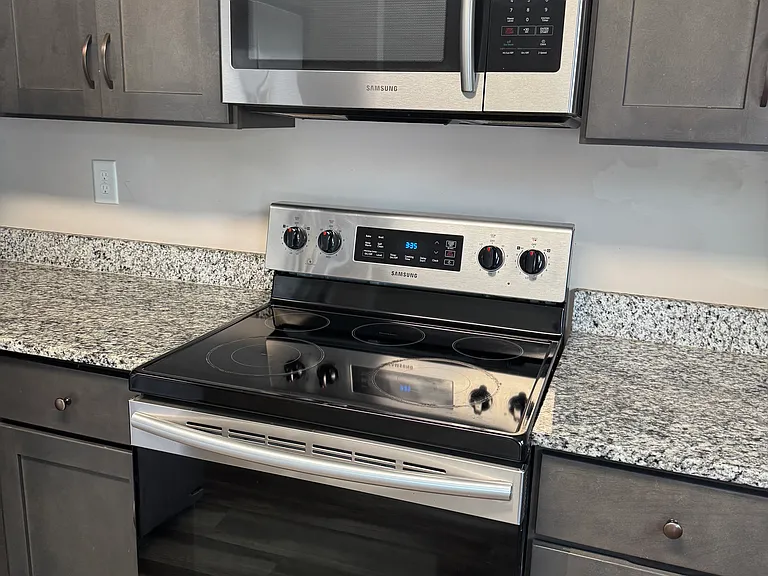66 Bellvue Dr — Photo 32